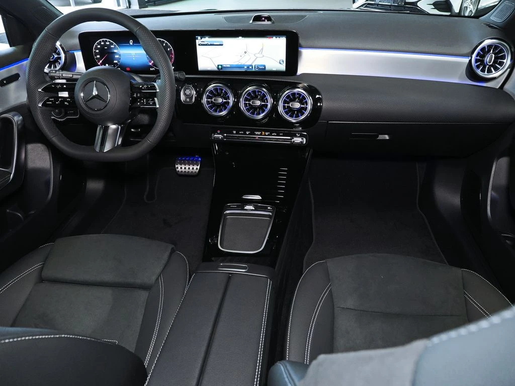 Mercedes-Benz-A-Klasse 180-image-13