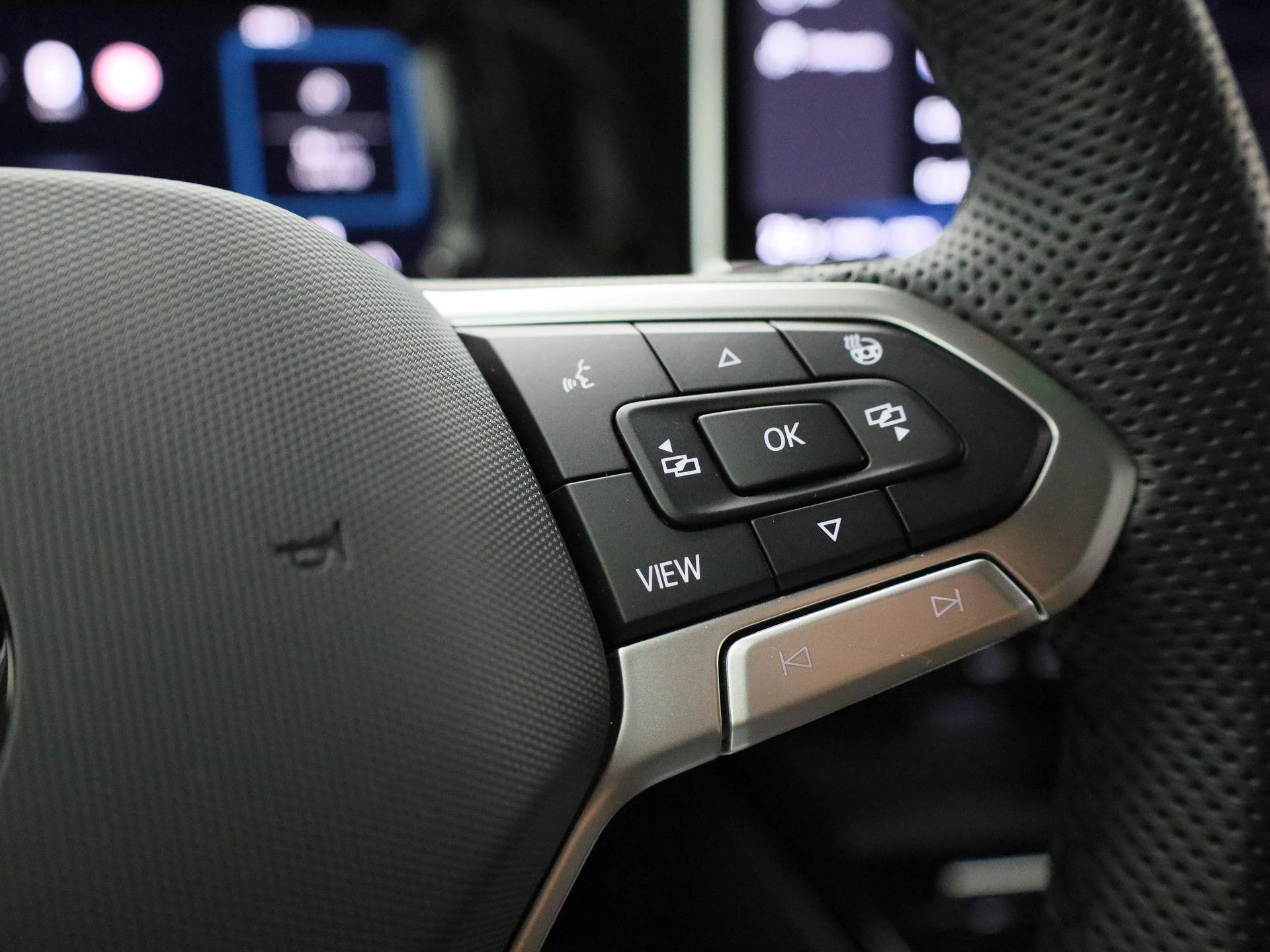 Volkswagen-Golf-image-19