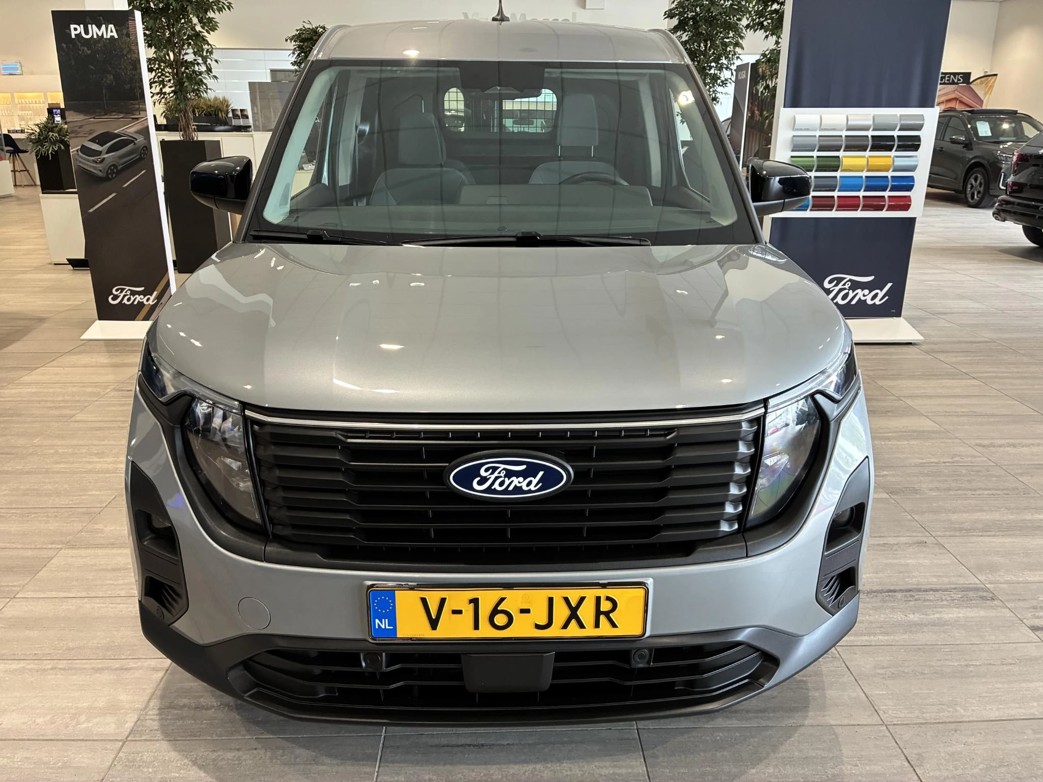 Ford-Transit Courier-image-7