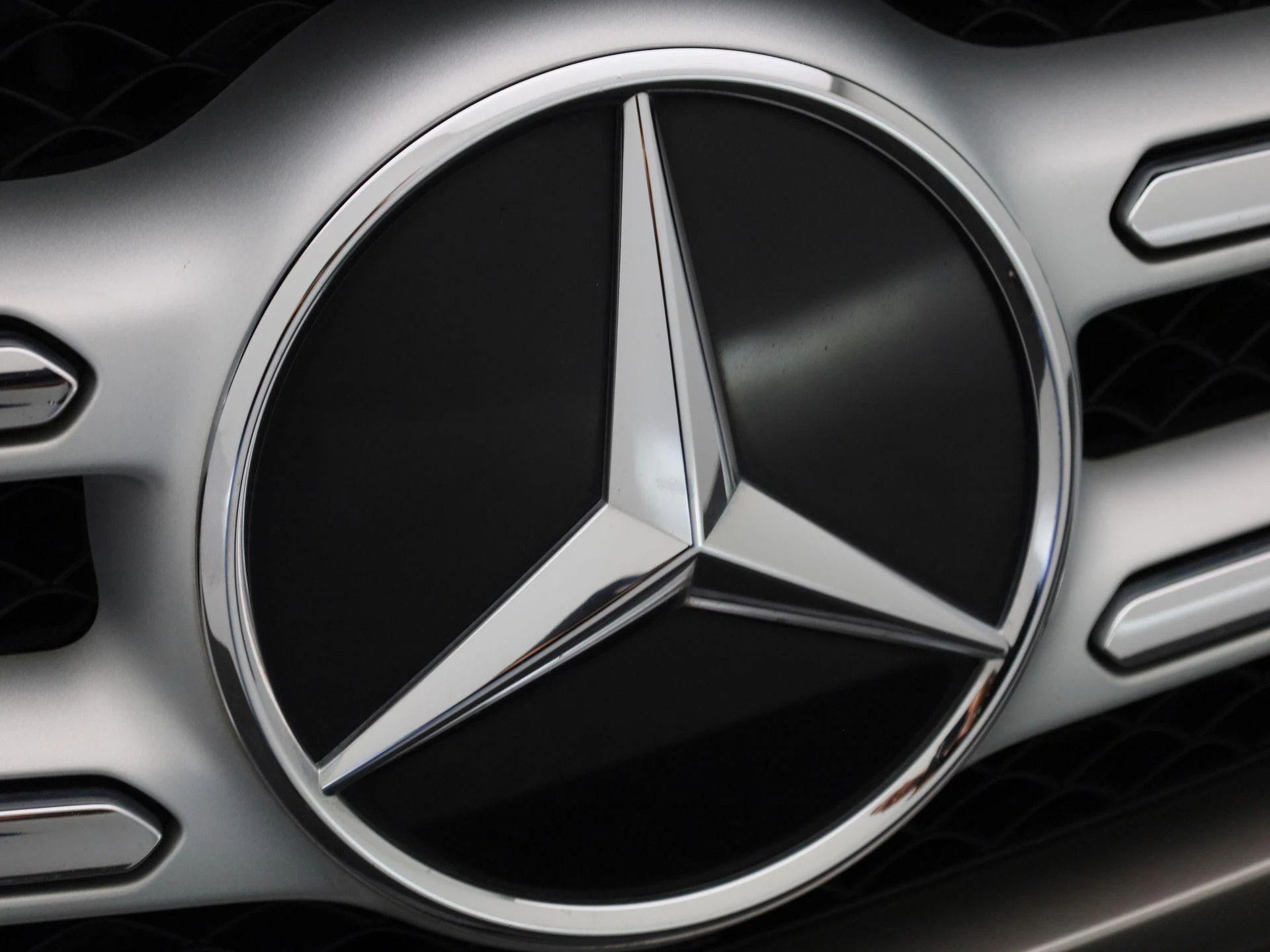 Mercedes-Benz-GLC-image-33