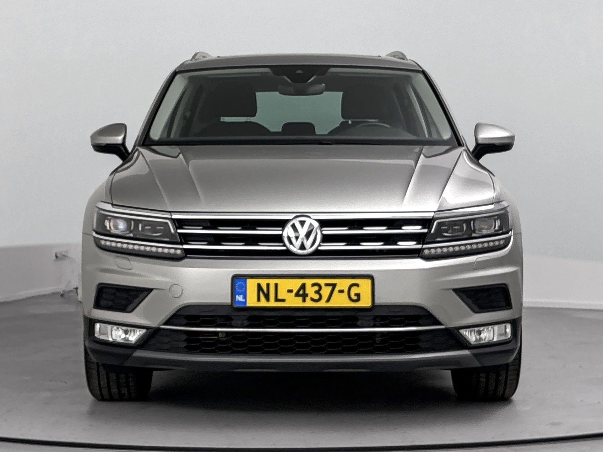 Volkswagen-Tiguan-image-4
