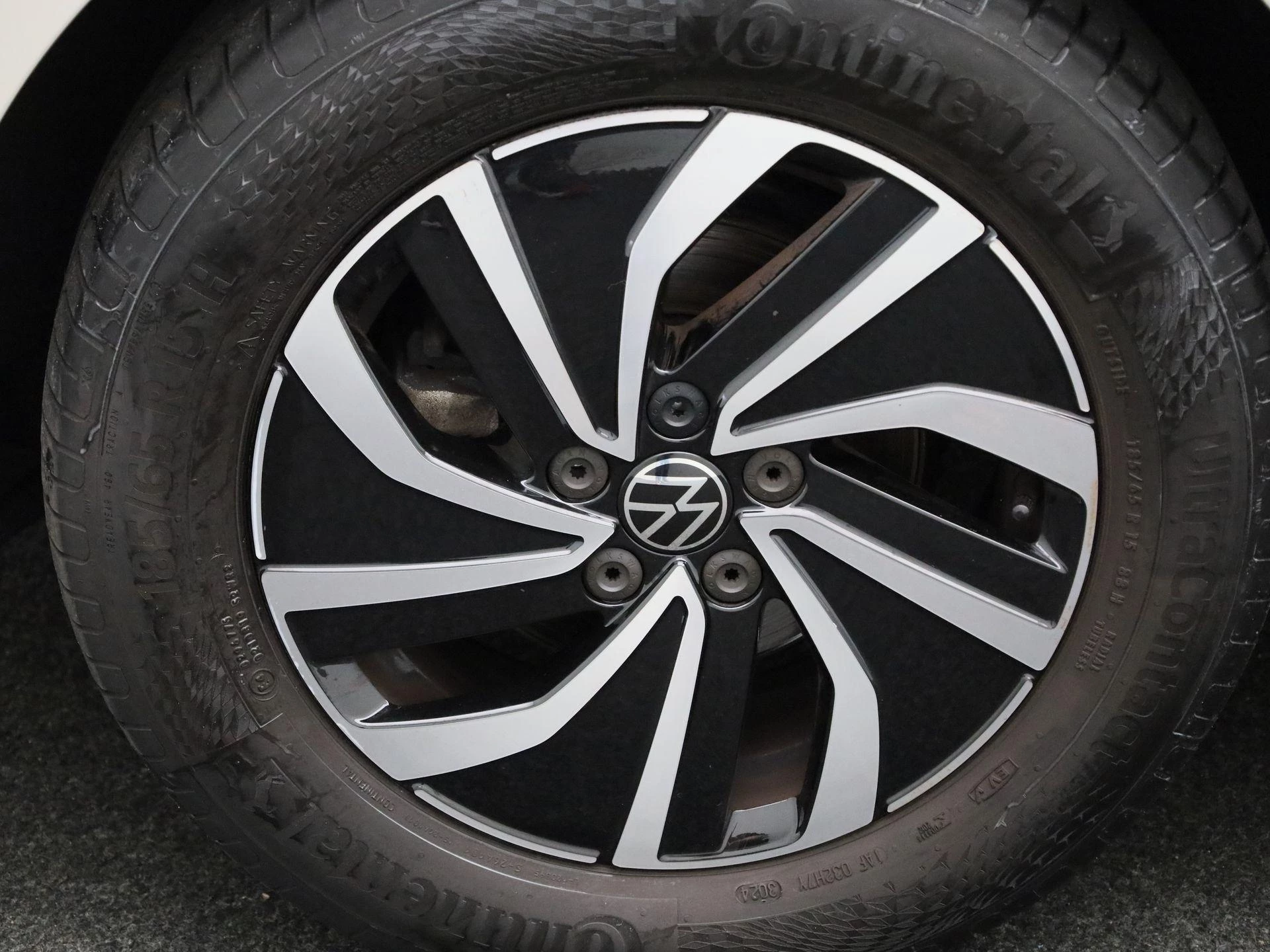 Volkswagen-Polo-image-12