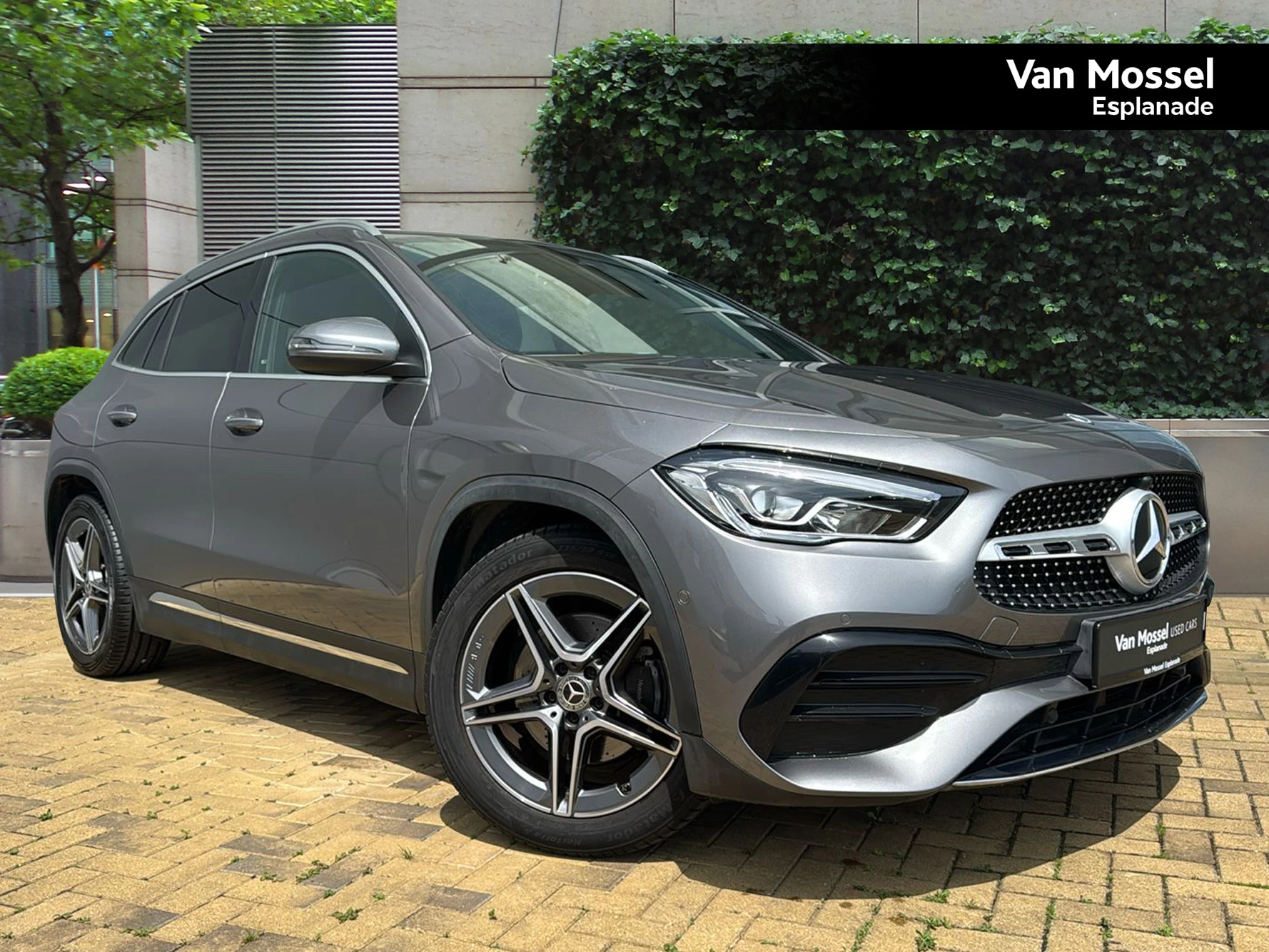Mercedes-Benz-GLA-image-0