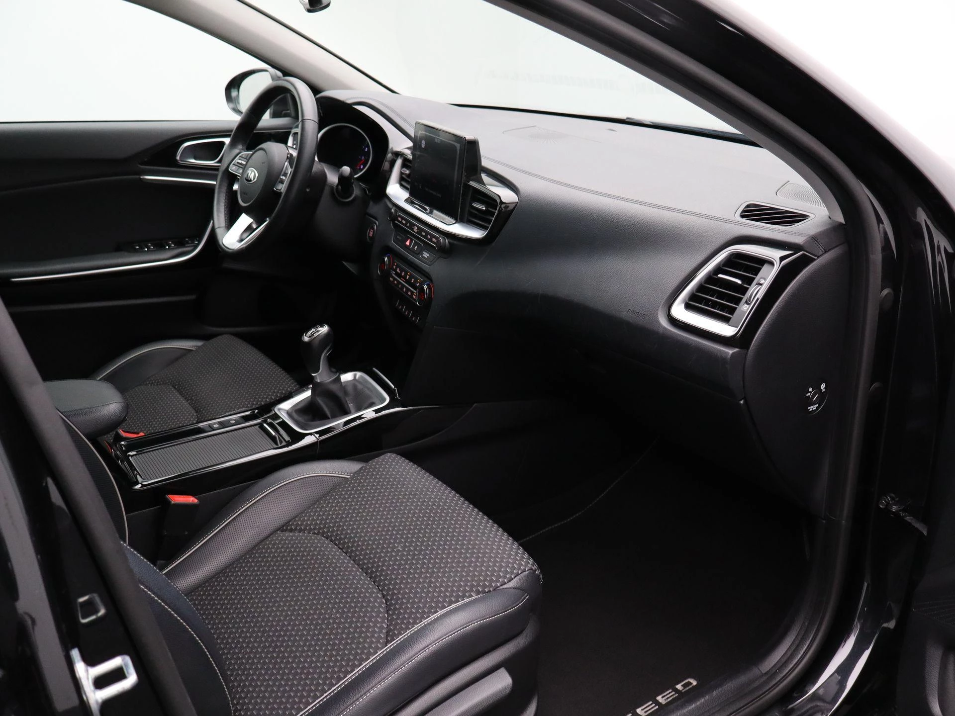 Kia-Ceed Sportswagon-image-34