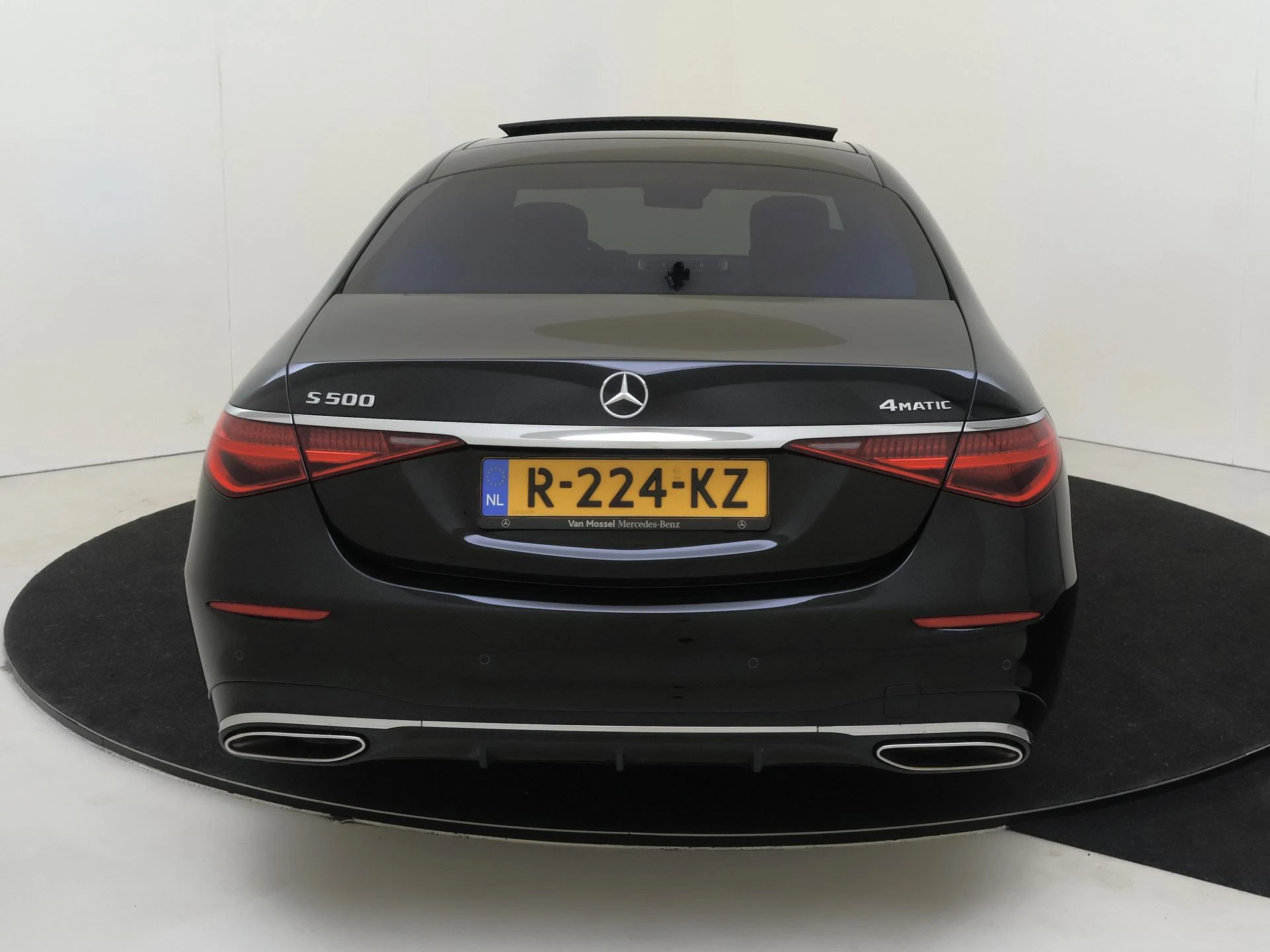 Mercedes-Benz-S-Klasse-image-6