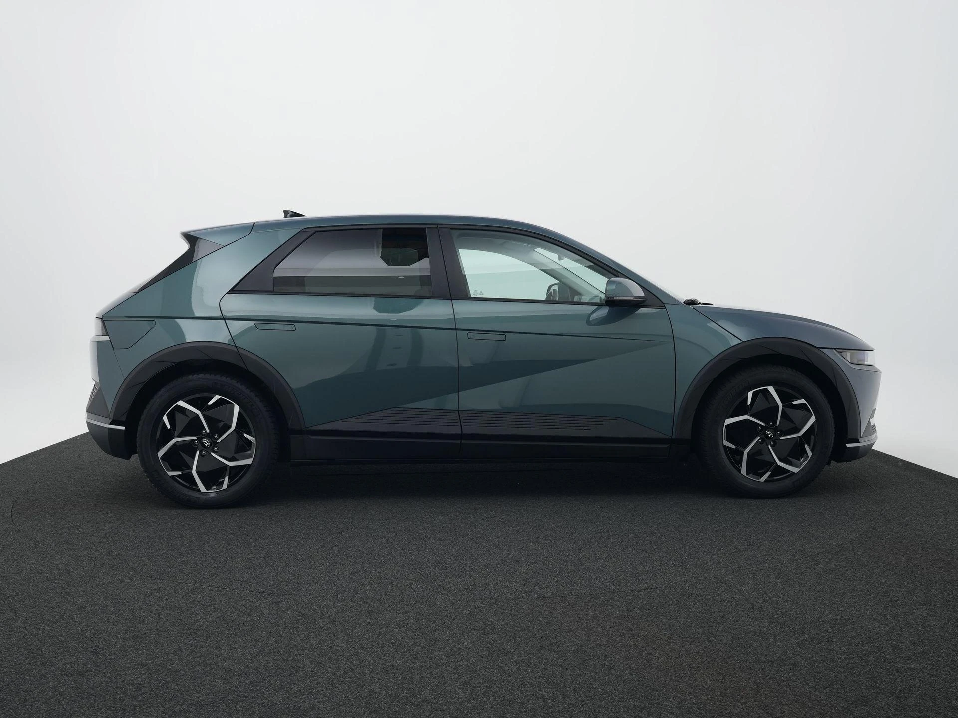 Hyundai-IONIQ 5-image-5