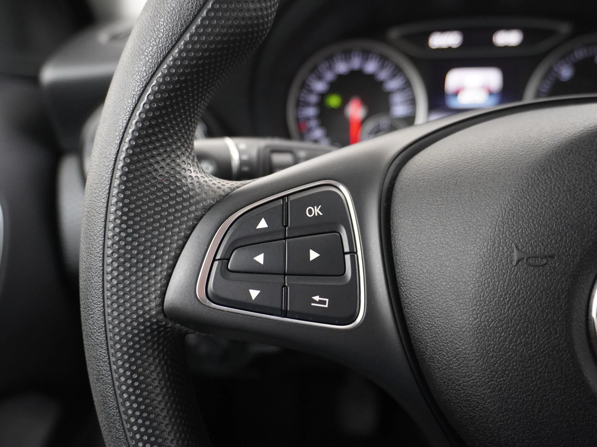 Mercedes-Benz-A-Klasse-image-17