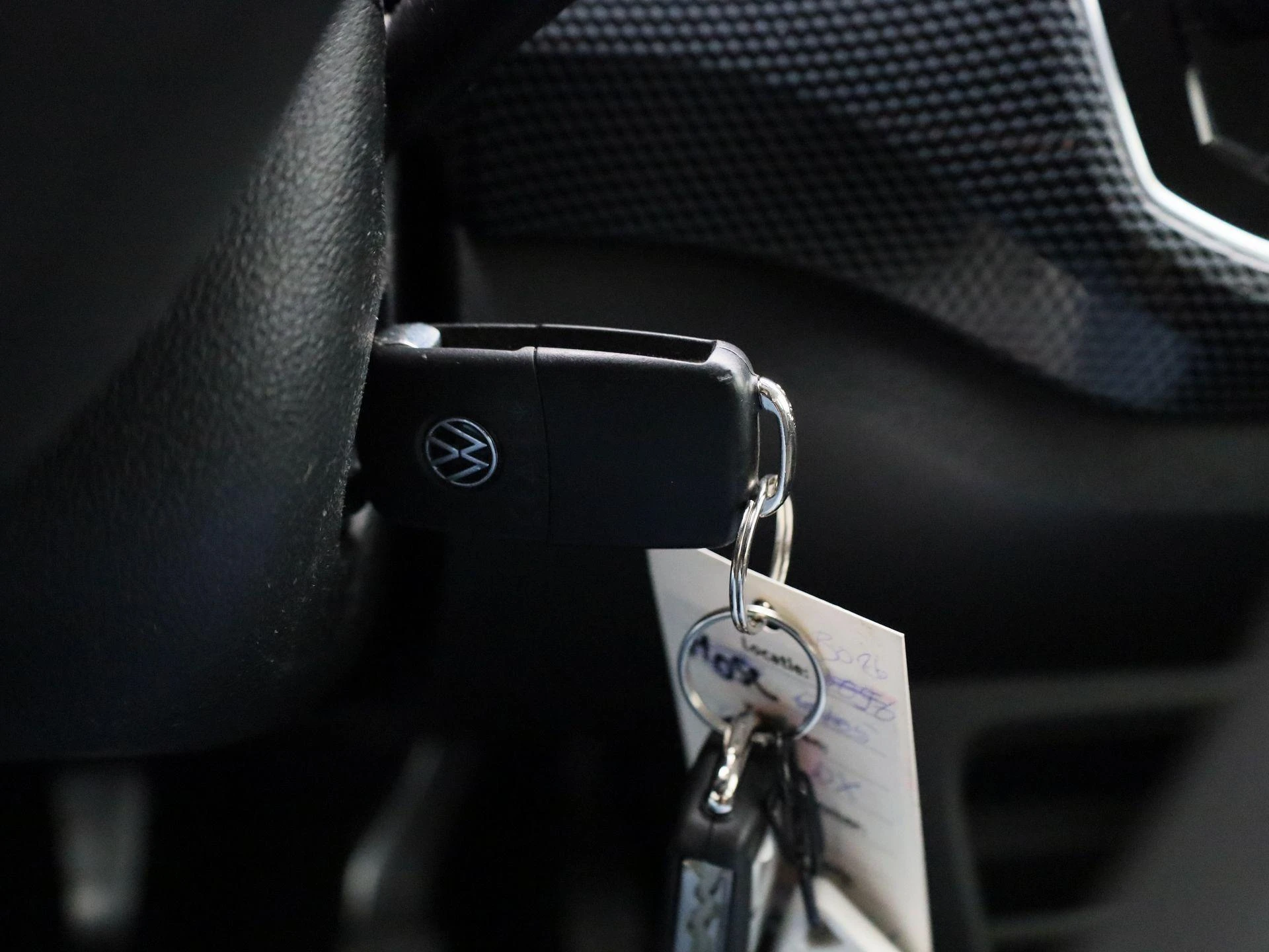 Volkswagen-up!-image-16