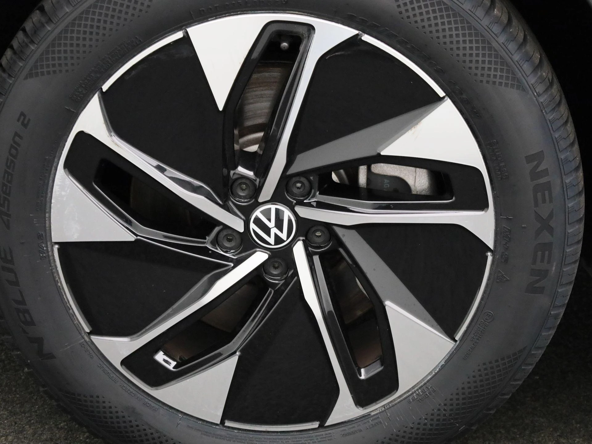 Volkswagen-ID.4-image-12