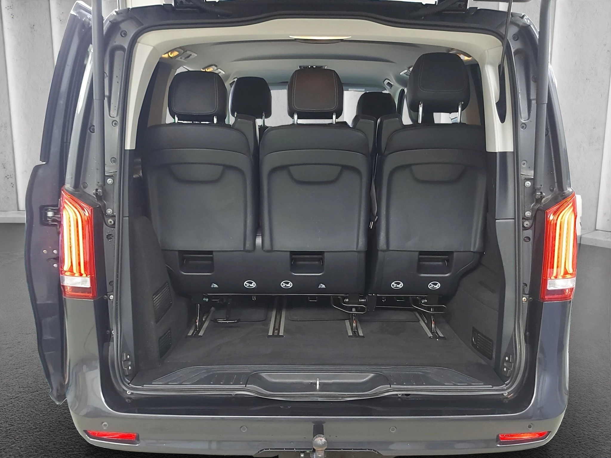 Mercedes-Benz-V-Klasse-image-17