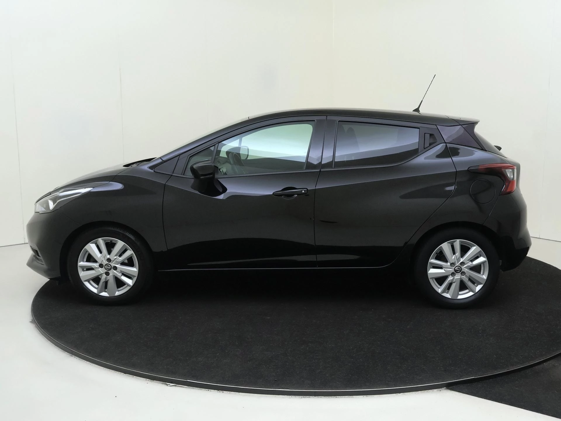 Nissan-Micra-image-7