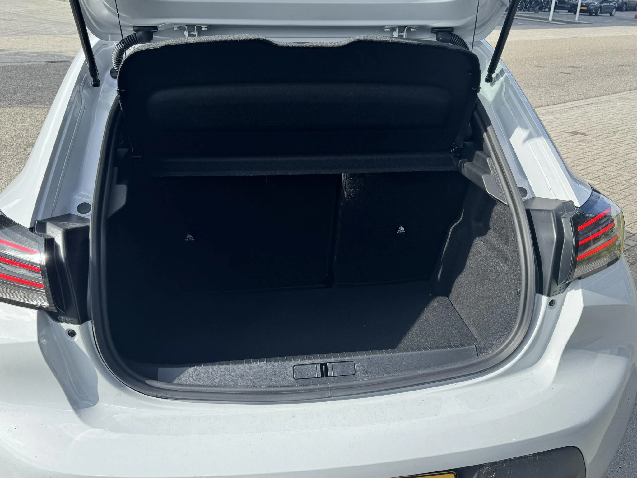 Peugeot-208-image-17