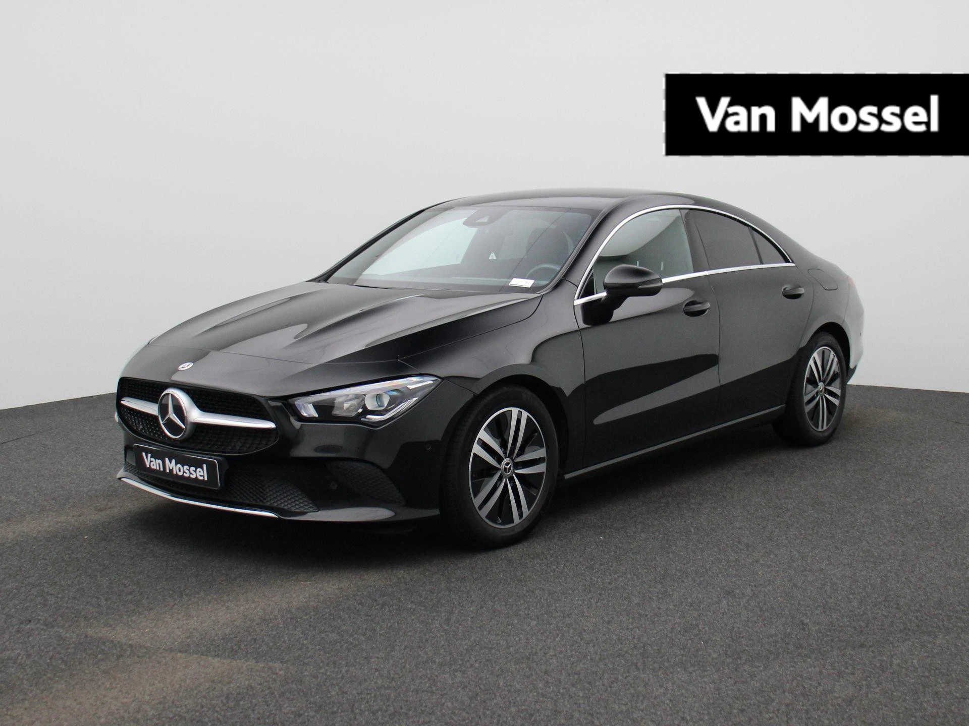 Mercedes-Benz-CLA-image-0