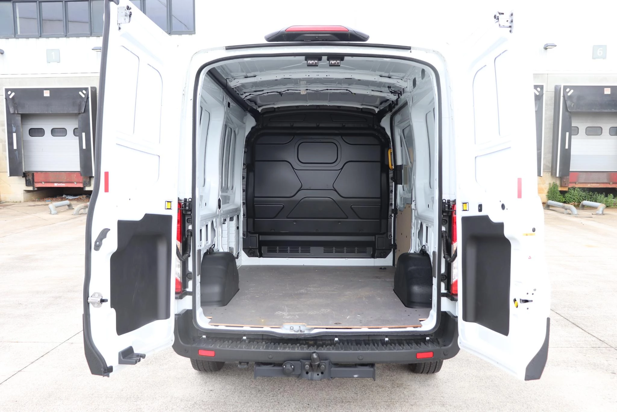 Ford Transit 350M 2.0TD 165pk 121kW A8 Trend