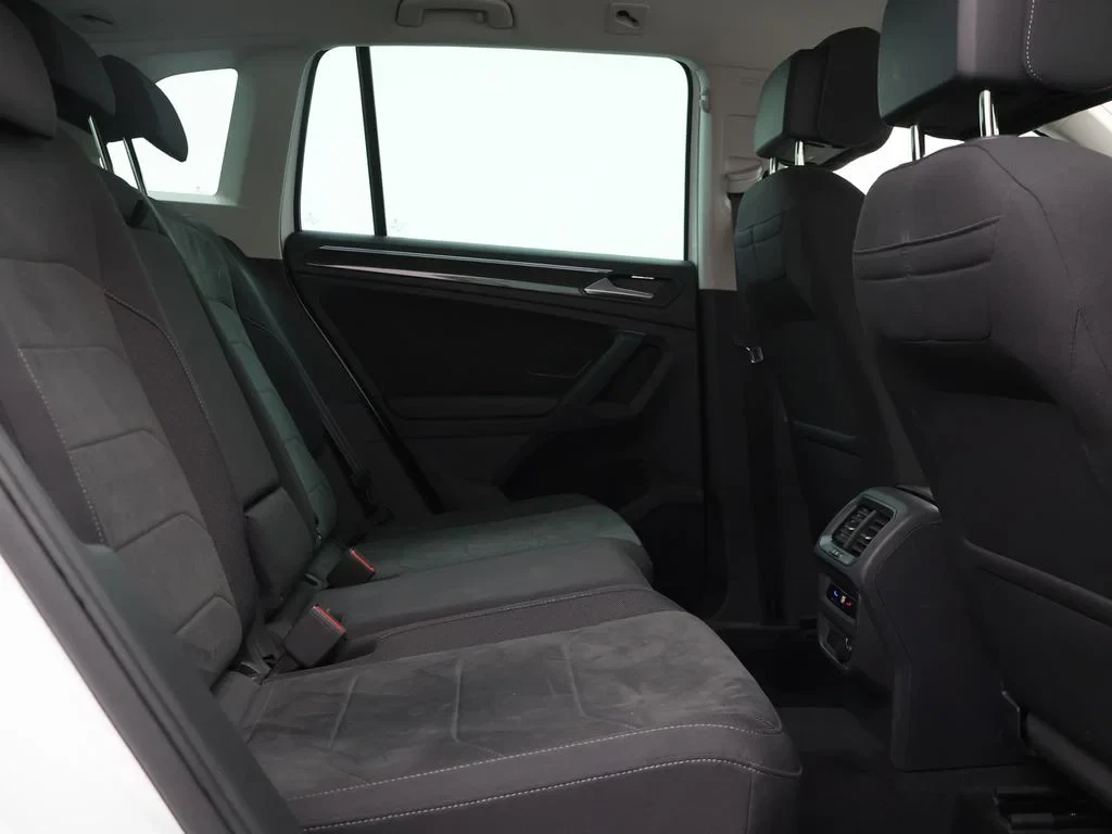 Volkswagen-Tiguan-image-9