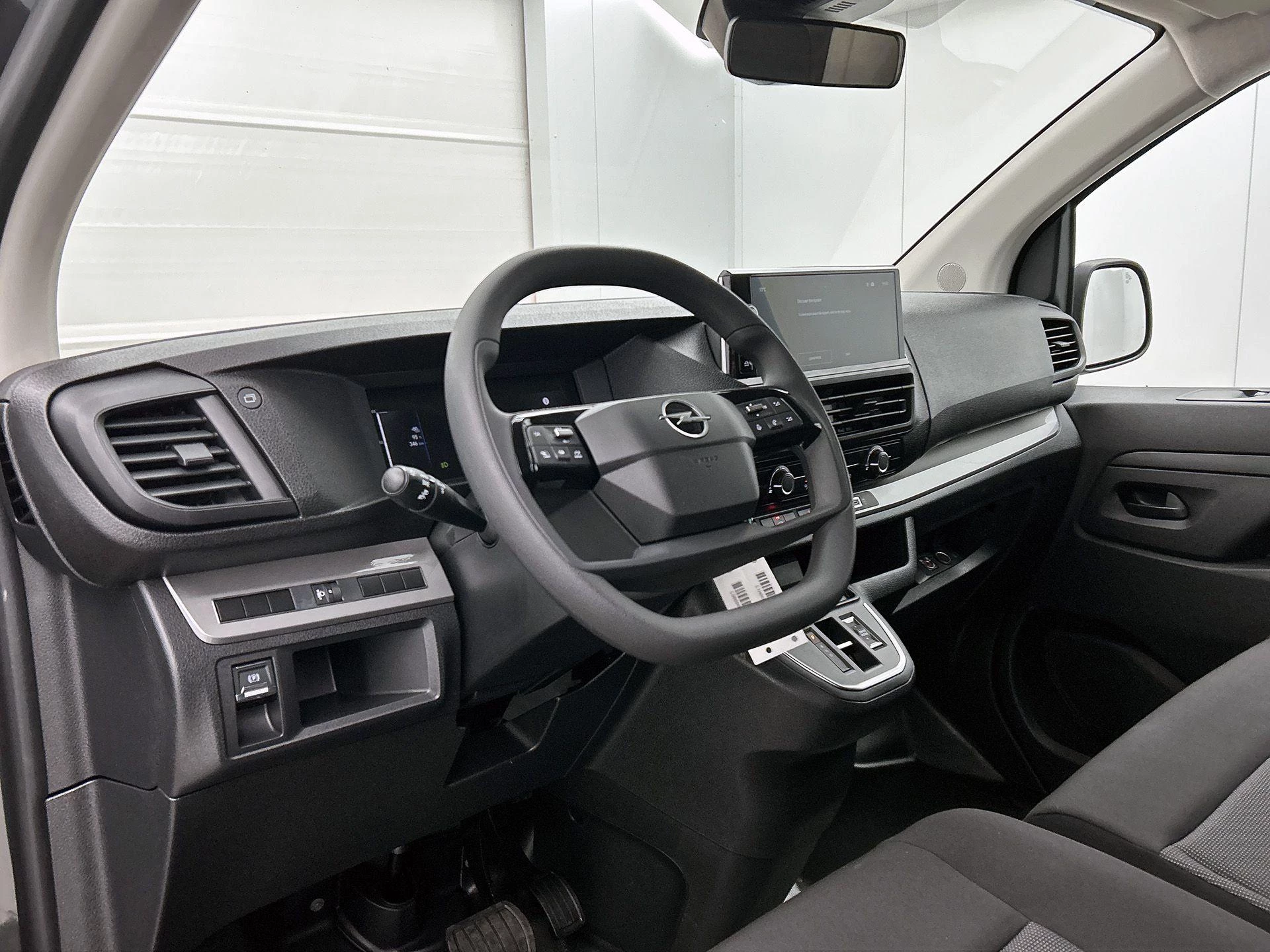 Opel-Vivaro-e-image-16