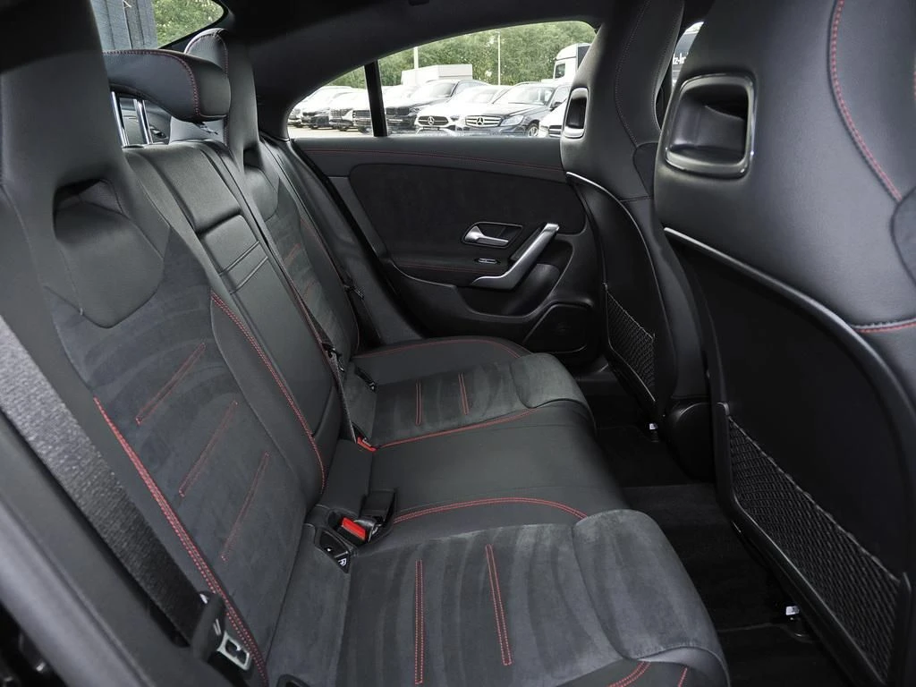Mercedes-Benz-CLA 200-image-13