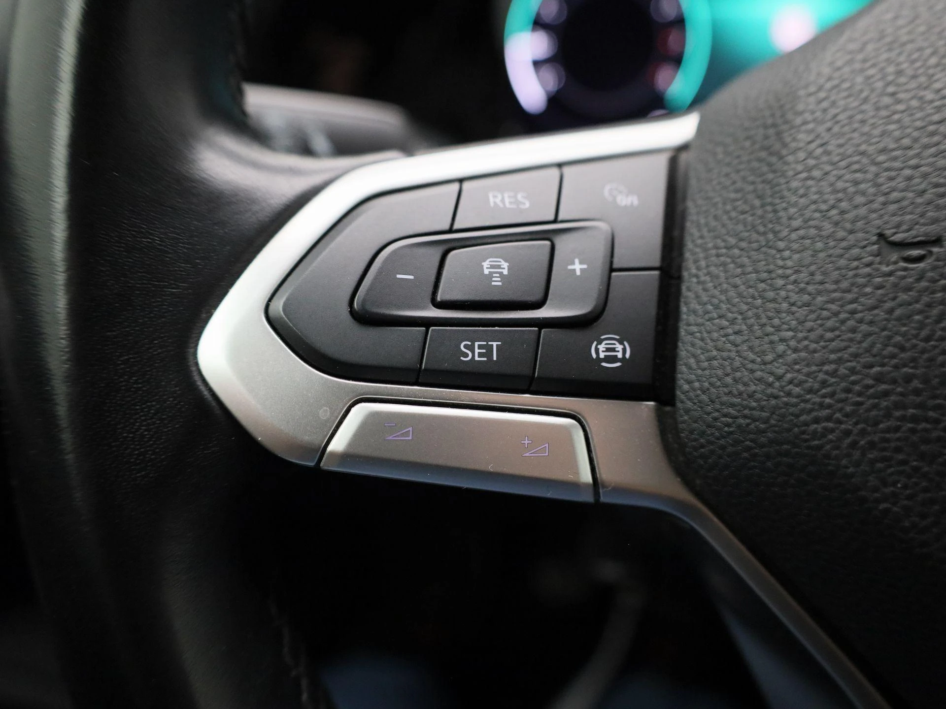 Volkswagen-Golf-image-17