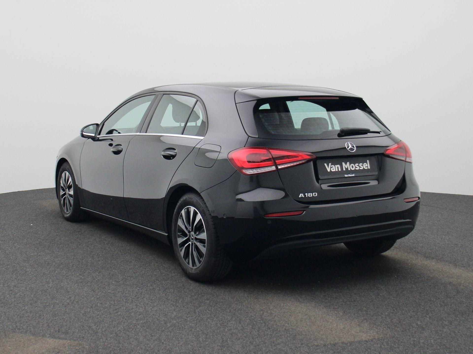 Mercedes-Benz-A-Klasse-image-1