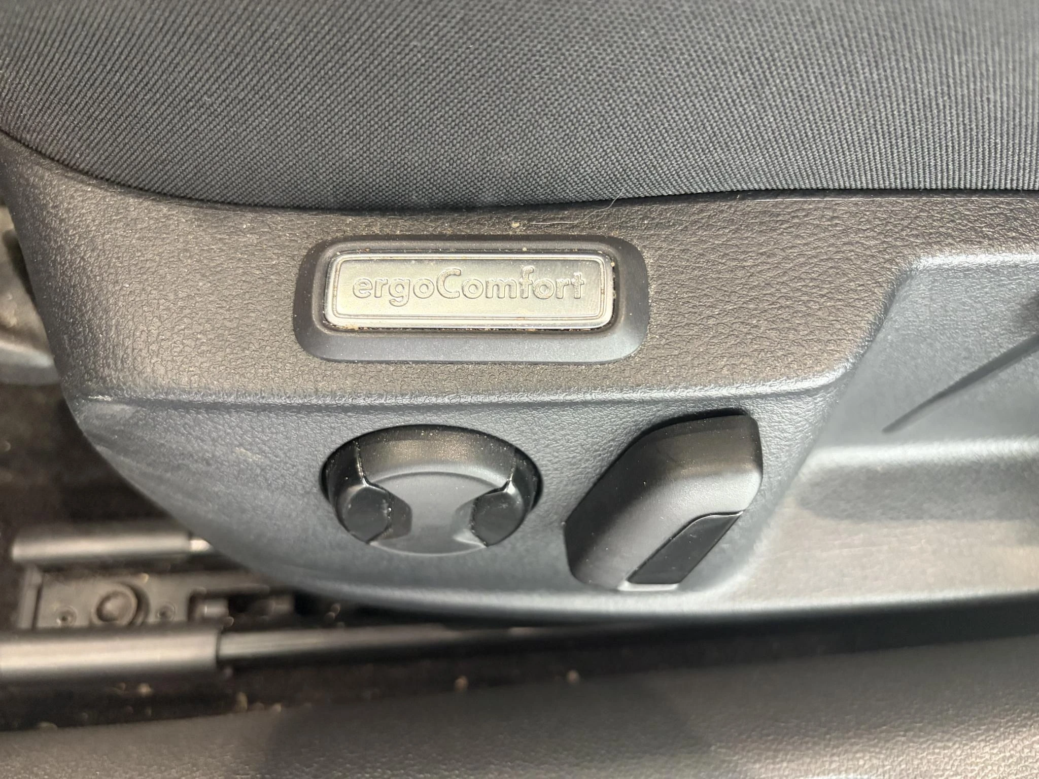Volkswagen-Passat-image-12
