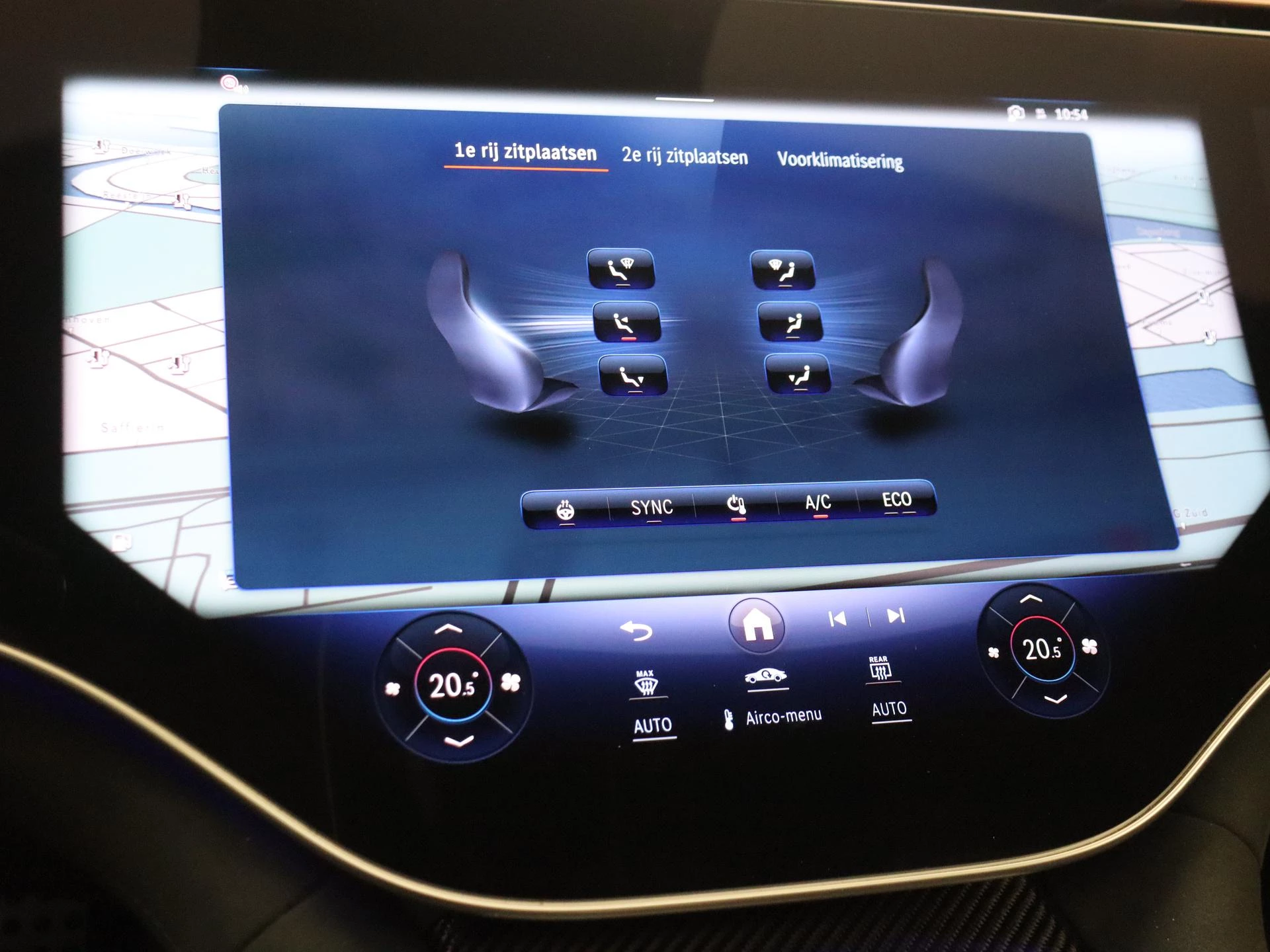 Mercedes-Benz-EQE-image-24