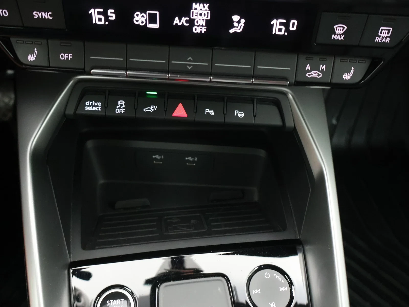 Audi A3 Sportback PHEV Audi A3 Sportback 40 TFSIe PHEV 204PK *AUTOMAAT*PDC*APP CONNECT*NAVI*FULL LED*LEDER*SPORTSEATS*DIGITAL COCKPIT*;;;