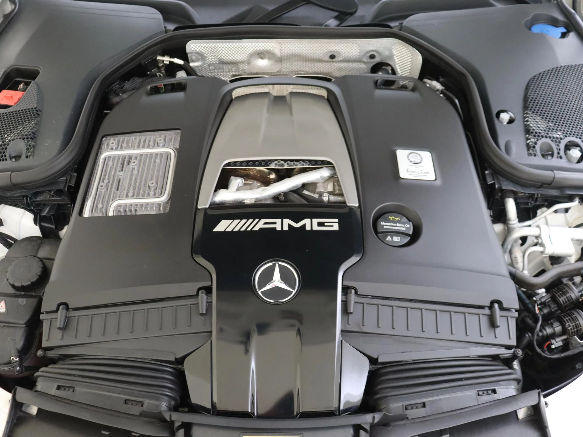 Mercedes-Benz-E-Klasse-image-2