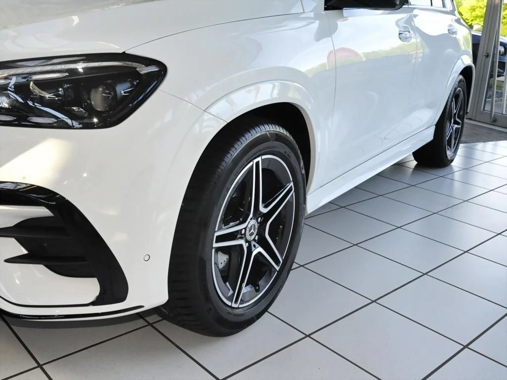 Mercedes-Benz-GLE 300 d-image-5