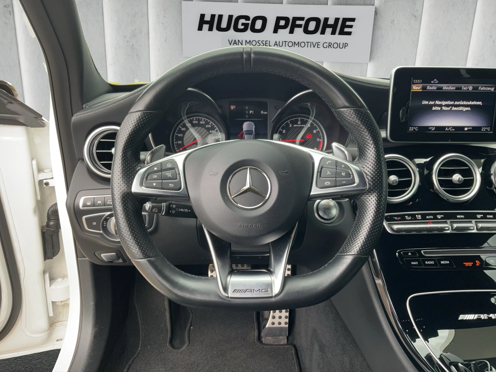 Mercedes-Benz-C-Klasse-image-12