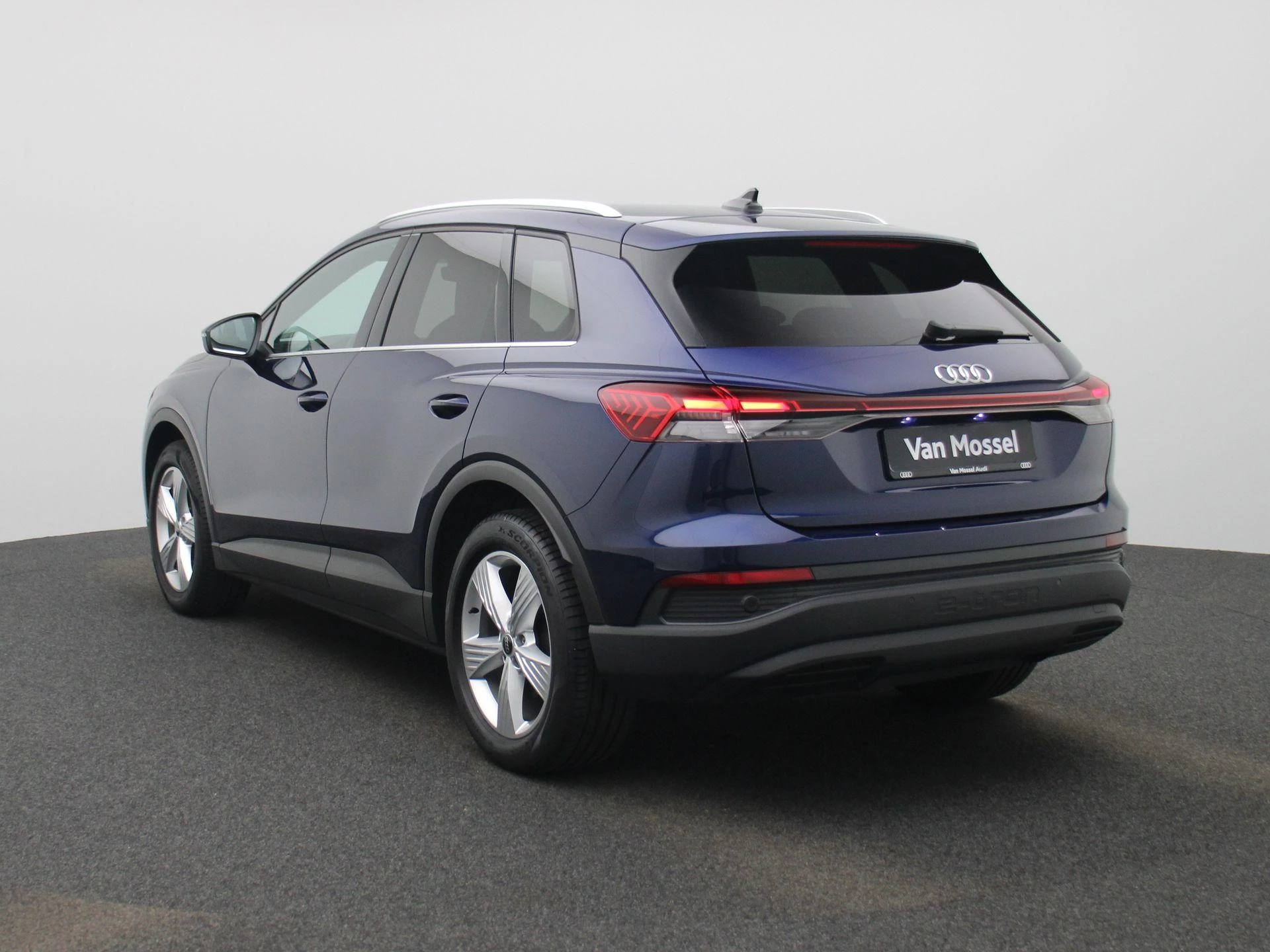Audi-Q4 e-tron-image-2