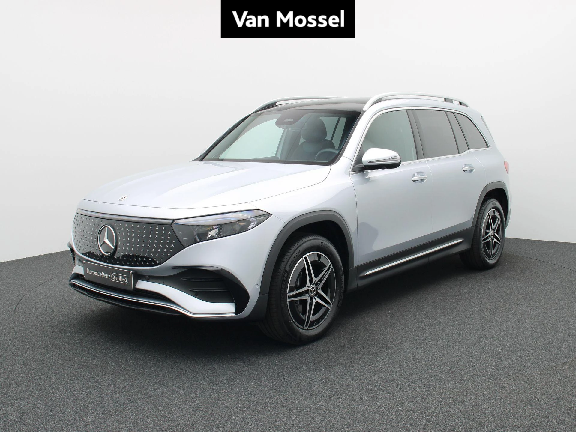 Mercedes-Benz-EQB-image-0