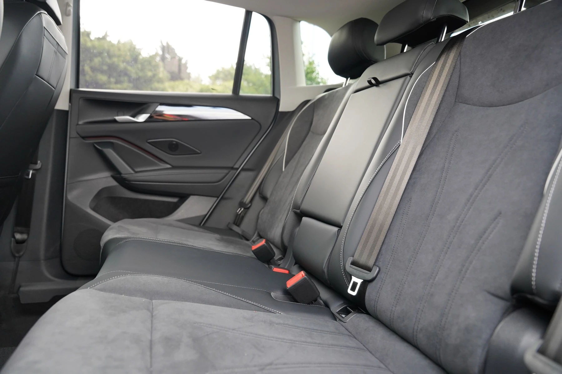 Volkswagen-Tiguan-image-8