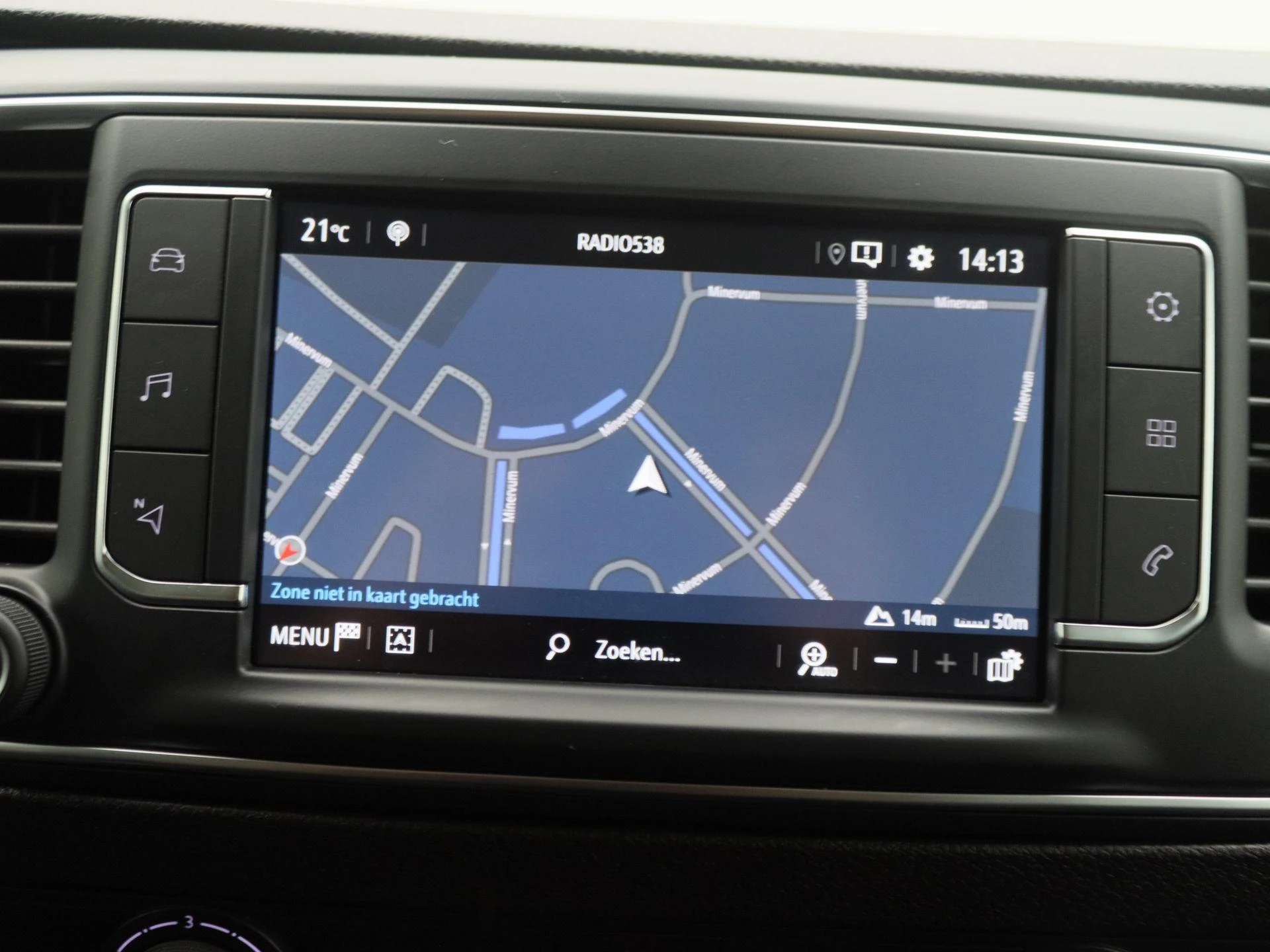 Opel-Vivaro-image-8