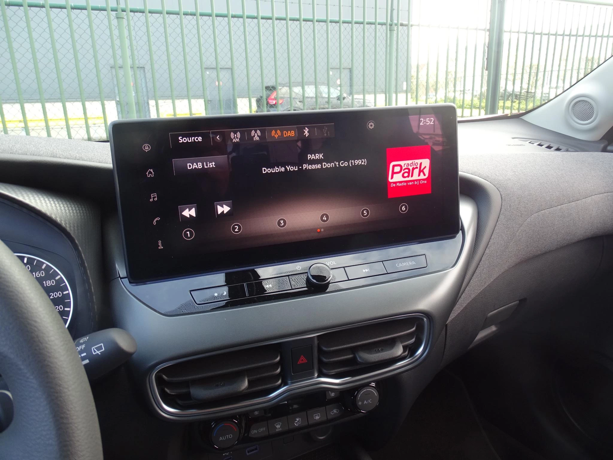 Nissan Juke 1.0 DIG-T Acenta automaat