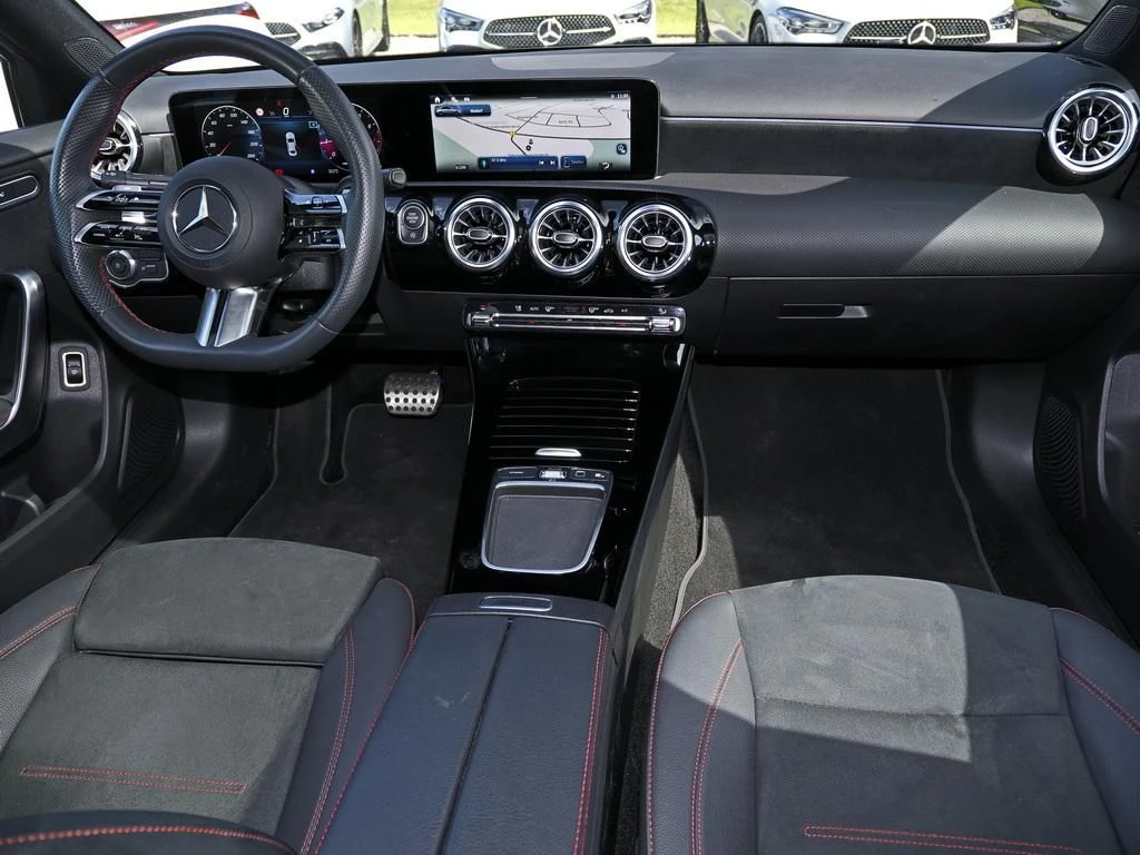 Mercedes-Benz-A-Klasse 200-image-13