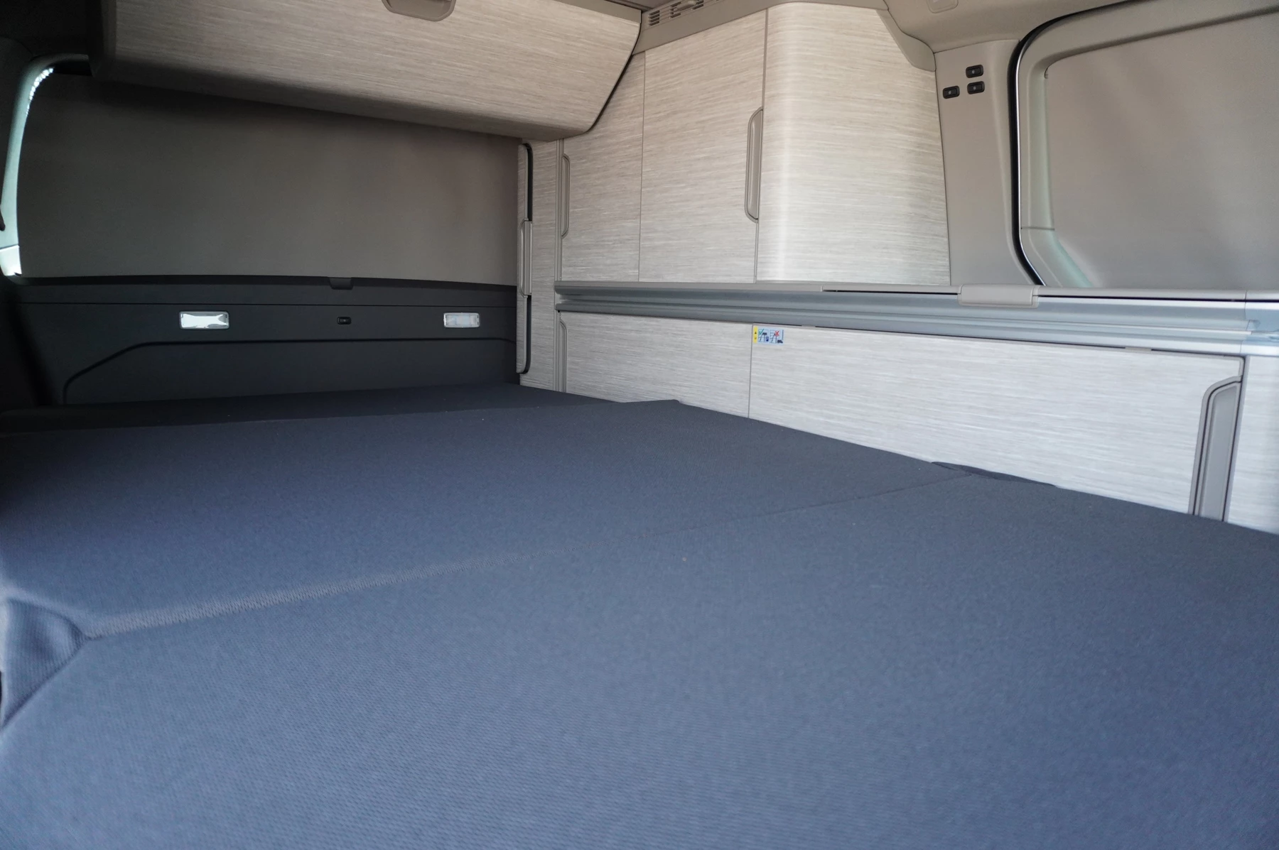 Volkswagen-California-image-12