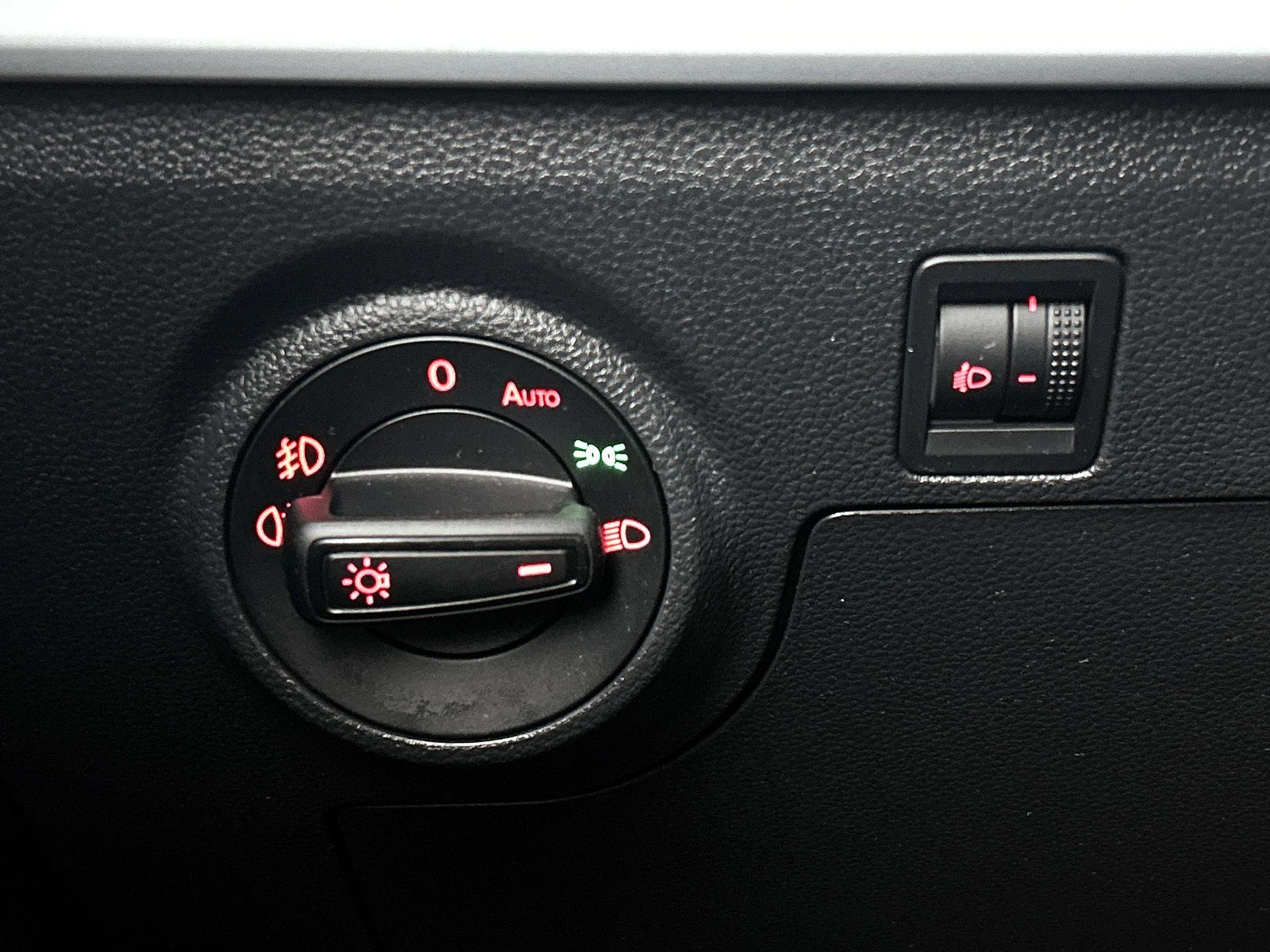 SEAT-Arona-image-19
