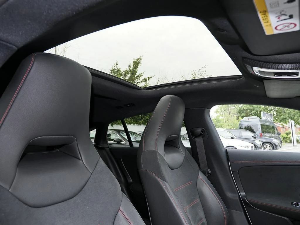 Mercedes-Benz-CLA 200-image-15