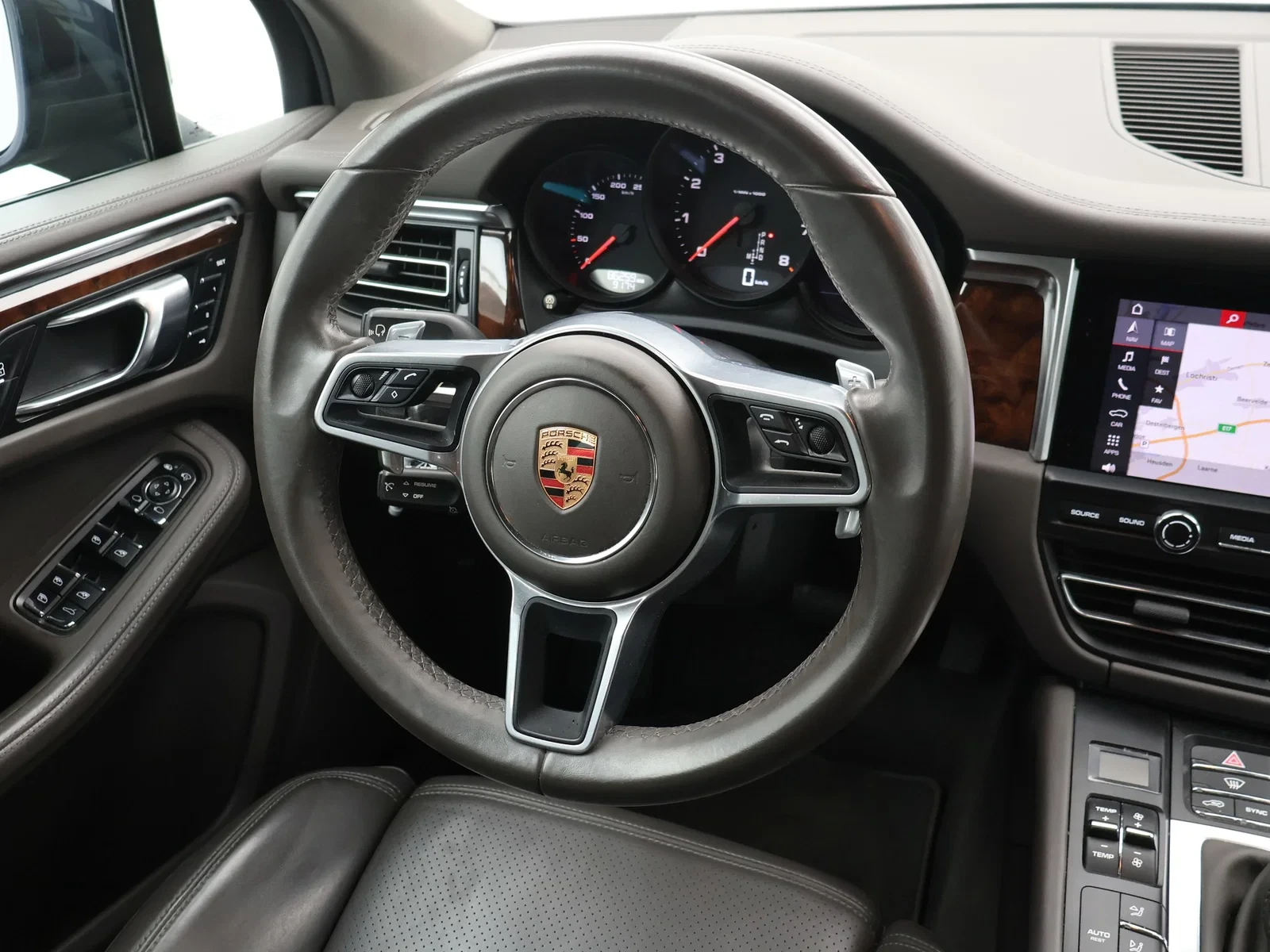 Porsche Macan Macan 2.0TFSI 245PK PDK BRUIN LEDER*AUTOMAAT*SPORTUITLAAT*NAVI*BLTH*CRUISE*TREKHAAK*...