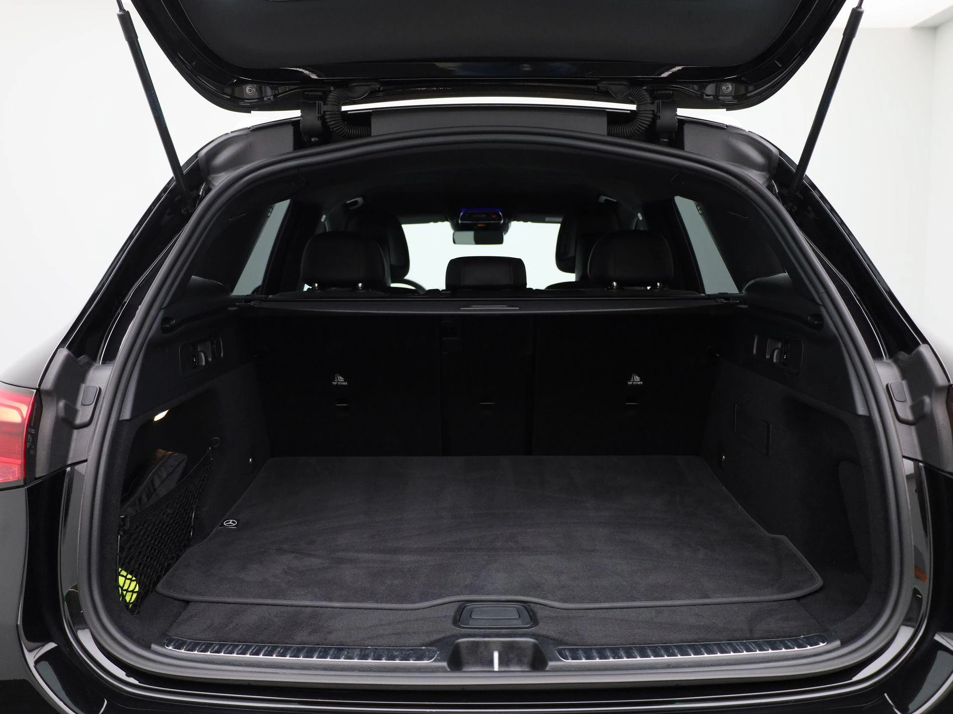 Mercedes-Benz-GLC-image-12