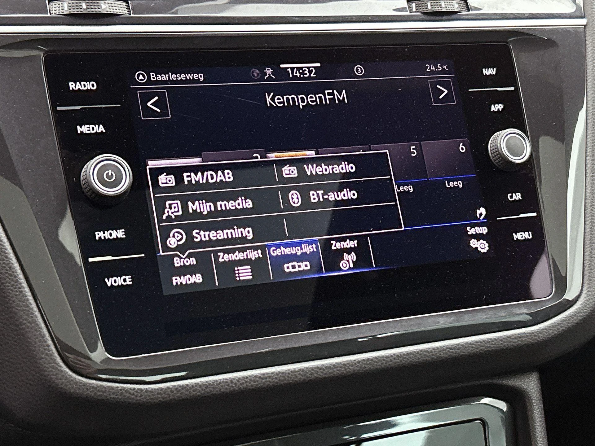 Volkswagen-Tiguan-image-6