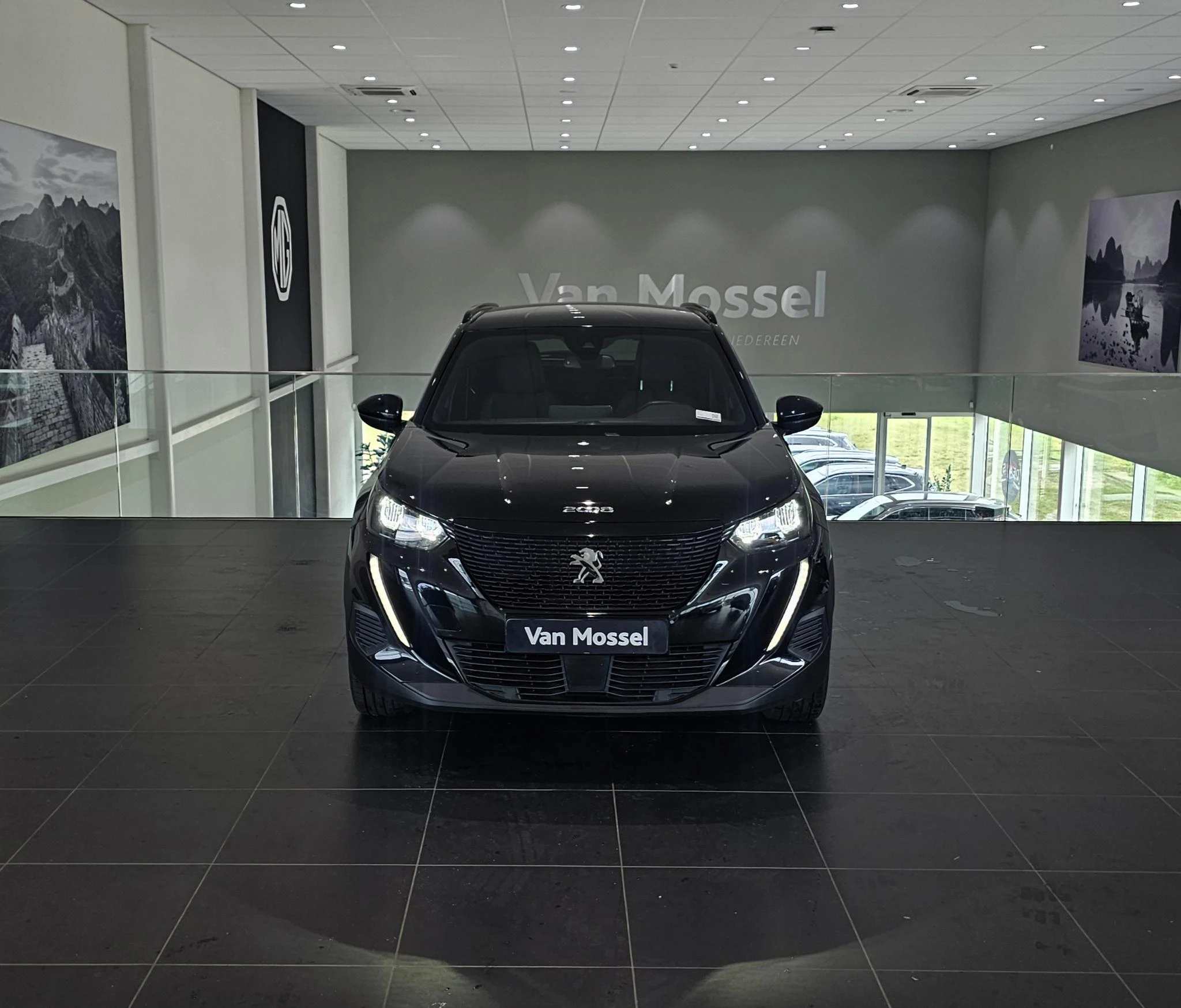 Peugeot-e-2008-image-2