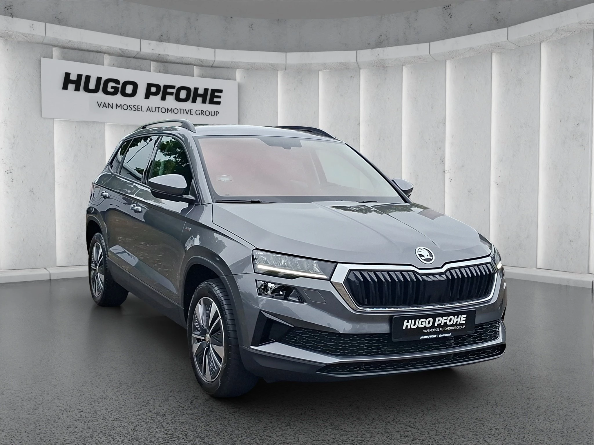 Škoda Karoq Tour 1.5 TSI ACT Aut. | LED | AHK | ACC | RFK | SHZ | LMF | Navi