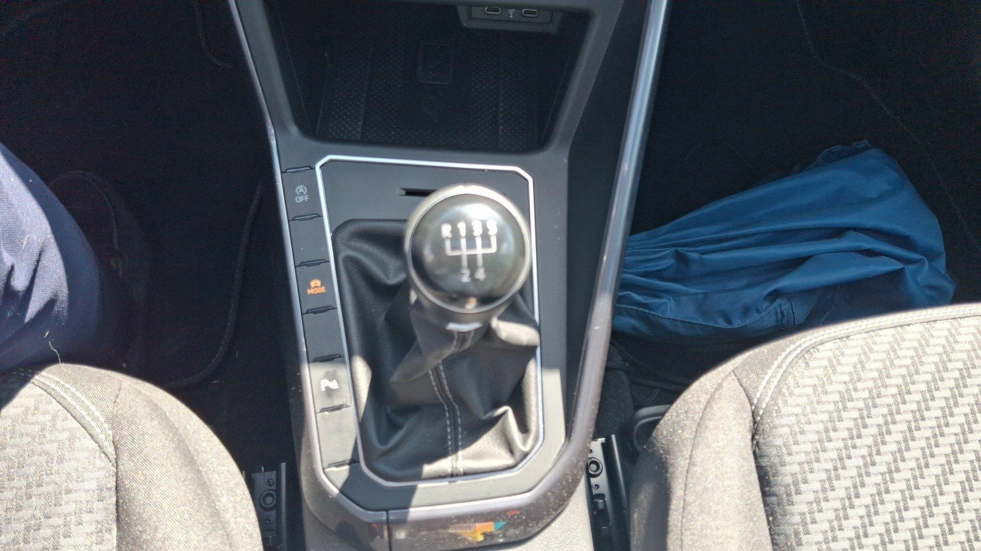 Volkswagen-Polo-image-19