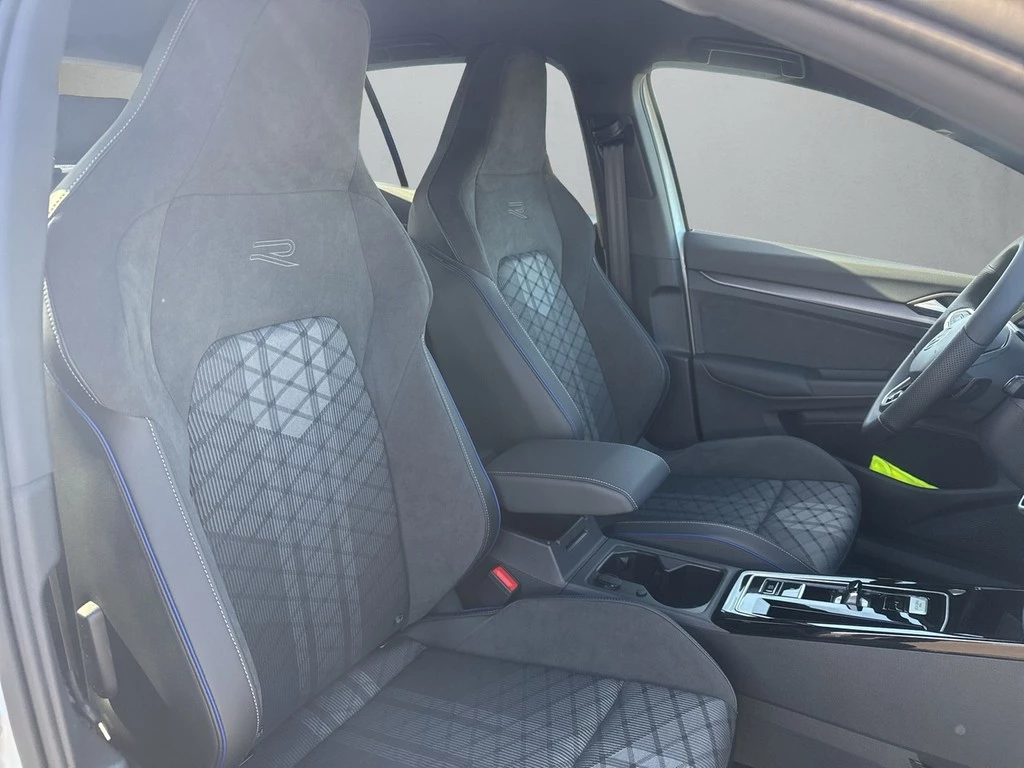 Volkswagen Golf R-Line 1,5 l eTSI OPF 110 kW (150 PS) 7-Gang-Doppelkupplungsgetriebe DSG R-Line"Black Style" *LED*ACC