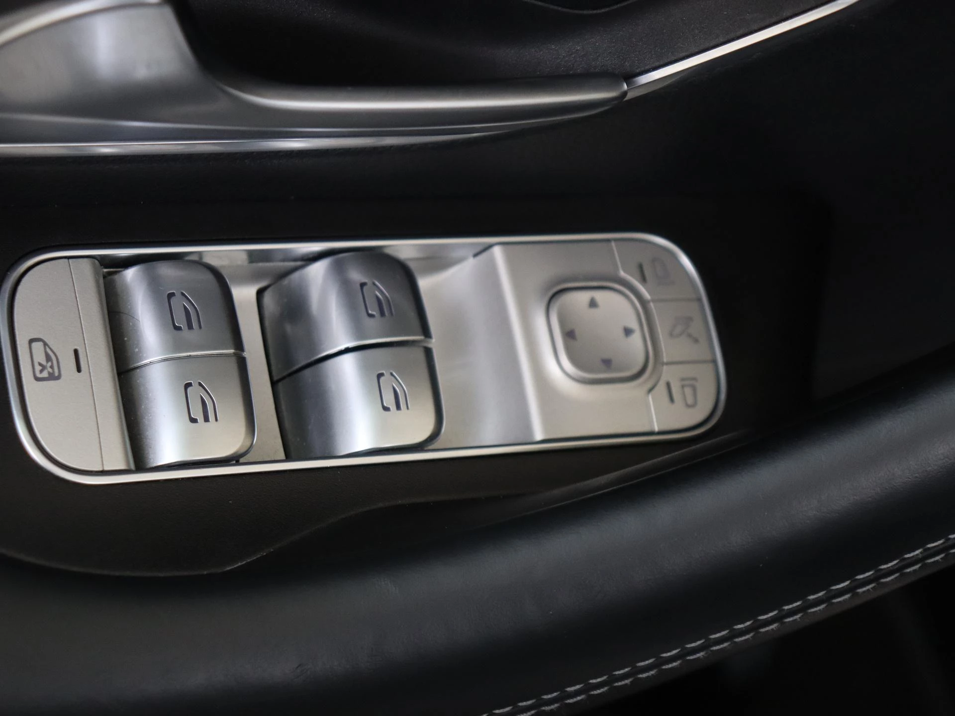 Mercedes-Benz-GLE-image-37