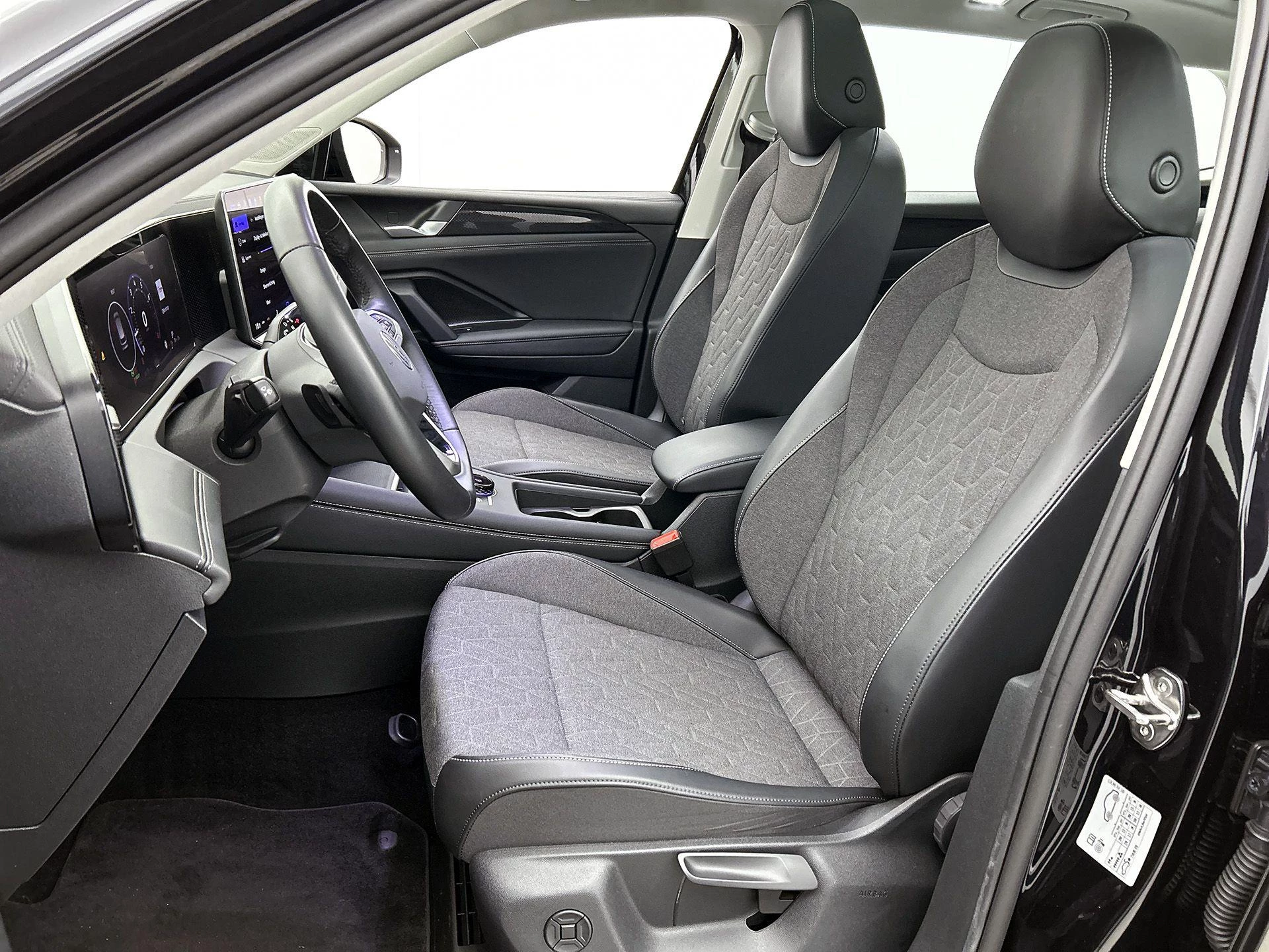 Volkswagen-Tiguan-image-48