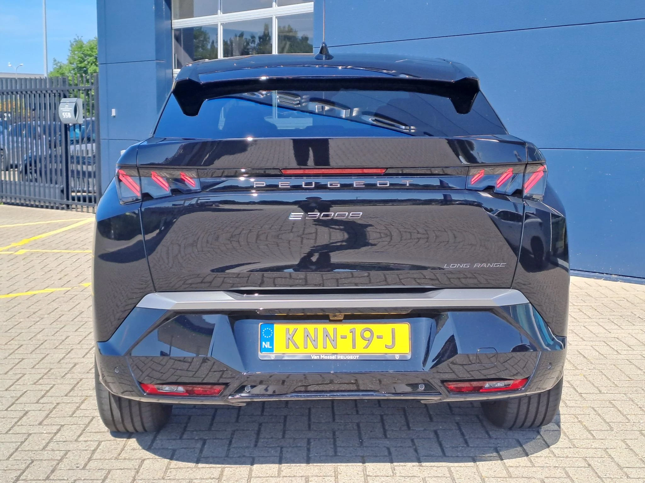 Peugeot-e-3008-image-3
