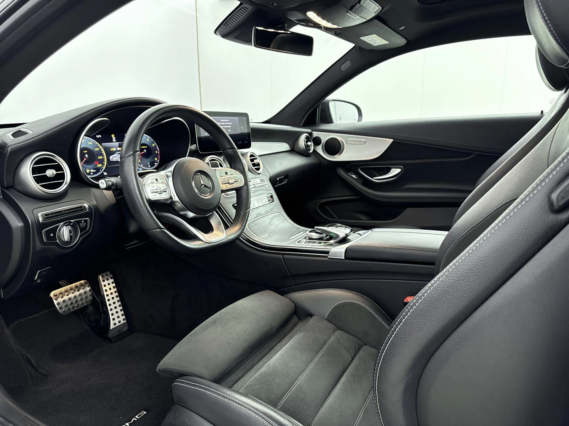 Mercedes-Benz-C-Klasse-image-11