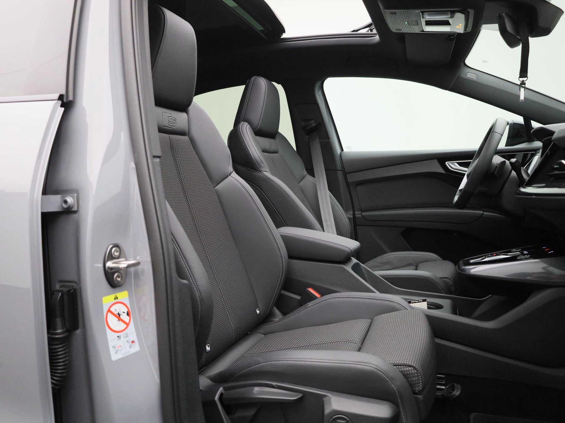 Audi-Q4 Sportback e-tron-image-39